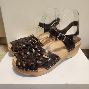Troentorp woven leather sandals, dark brown. Size 8 (38)